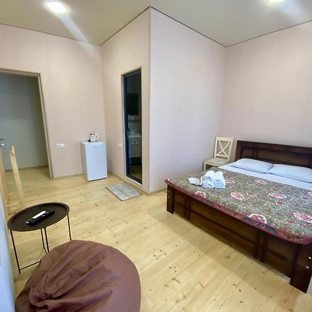 Moedani-Very Center Apartments In Kutaisi Dış mekan fotoğraf