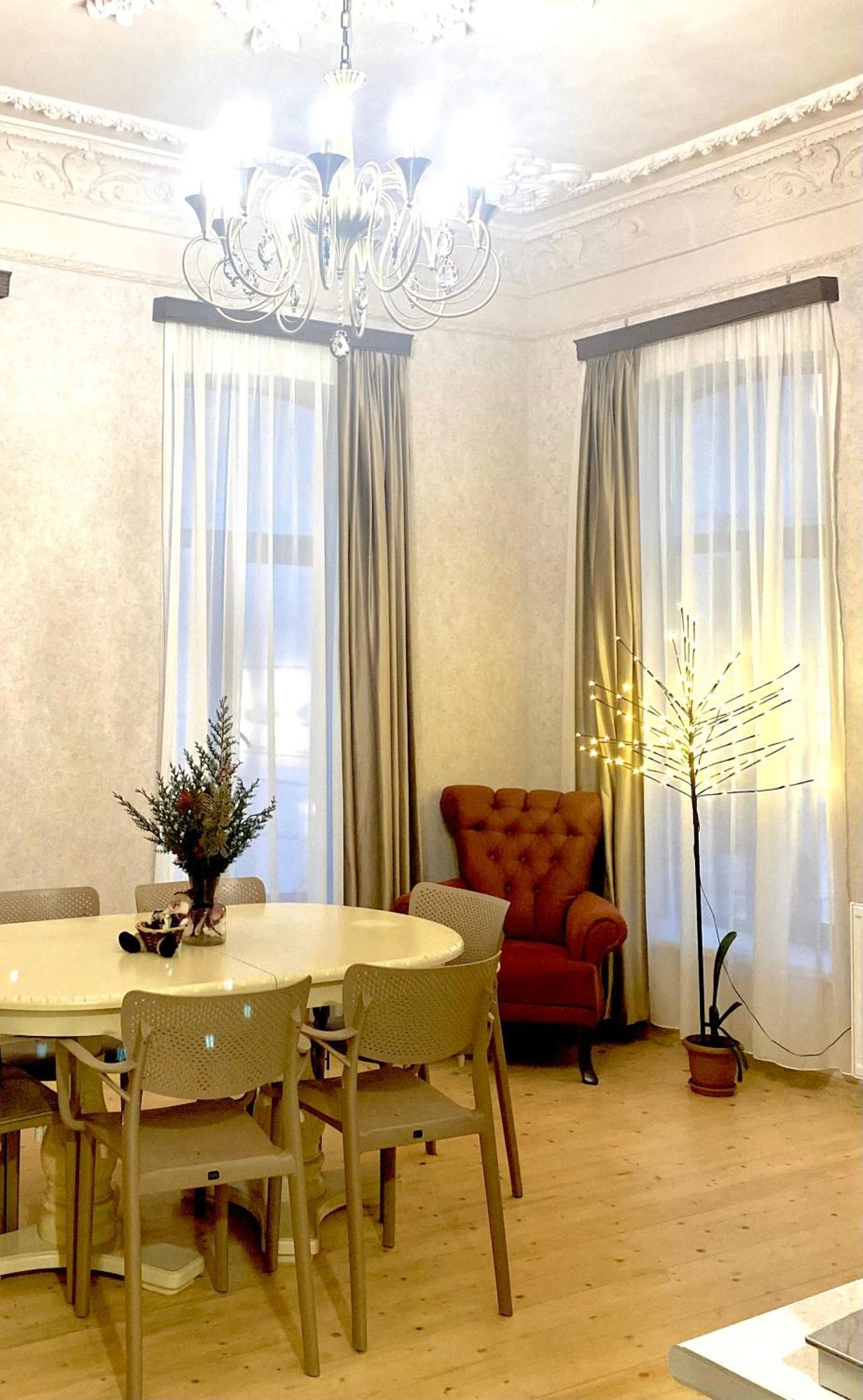 Moedani-Very Center Apartments In Kutaisi Dış mekan fotoğraf